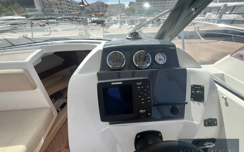 slider 8 Beneteau Antares 780 HB