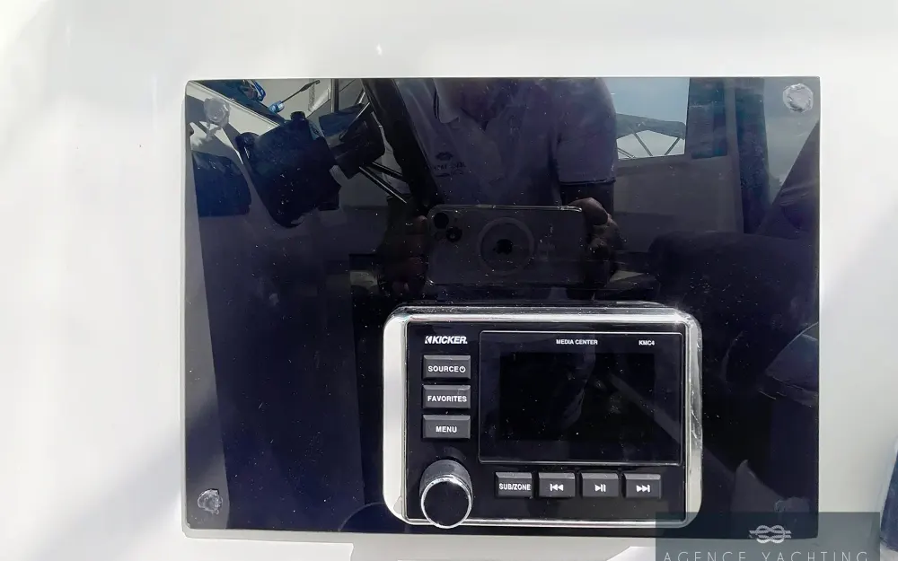 slider 12 Jeanneau Merry Fisher 755