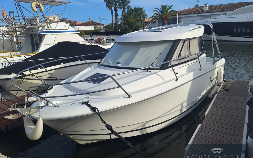 slider 1 Jeanneau Merry Fisher 755