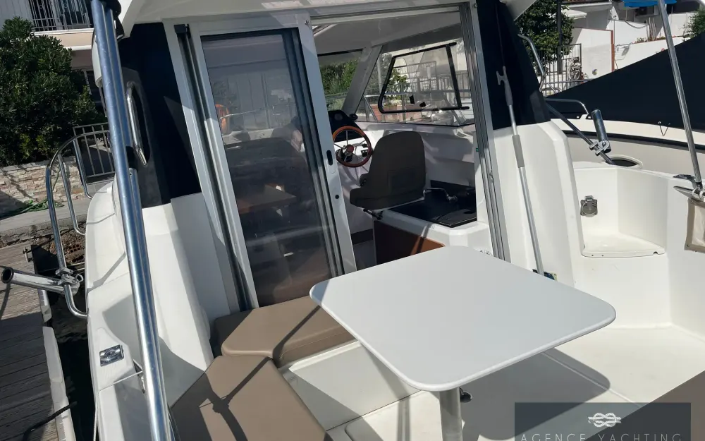 slider 20 Jeanneau Merry Fisher 755