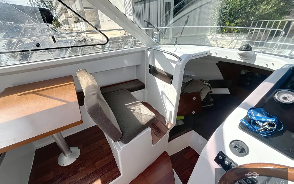 slider 6 Jeanneau Merry Fisher 755