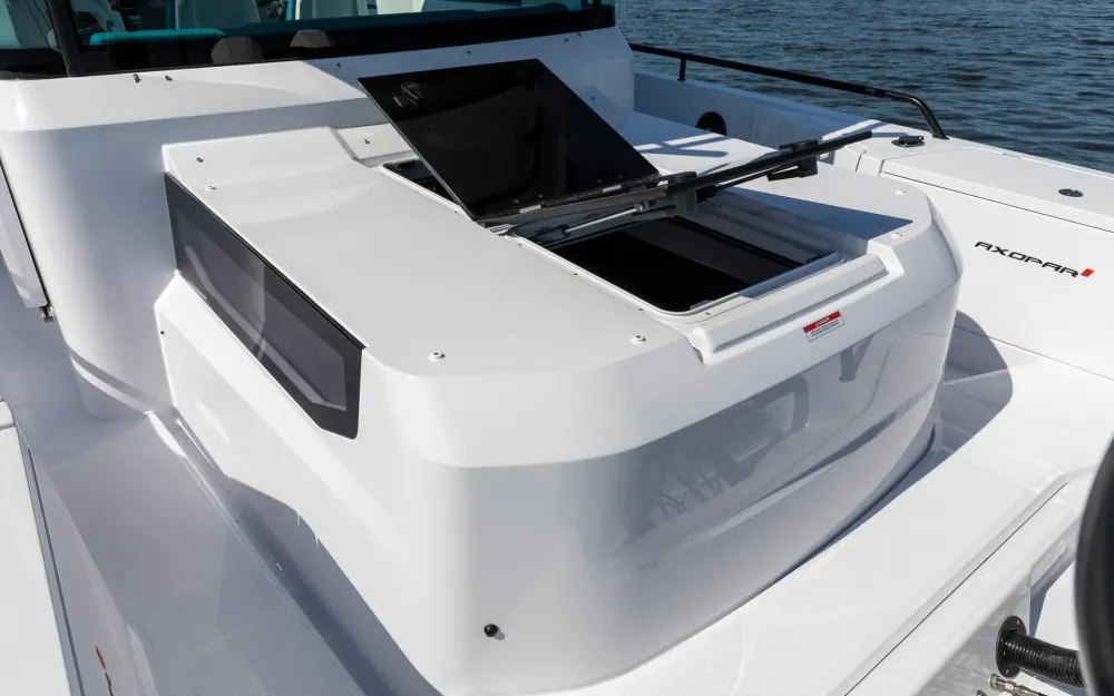 slider 14 Axopar  37 XC Cross Cabin