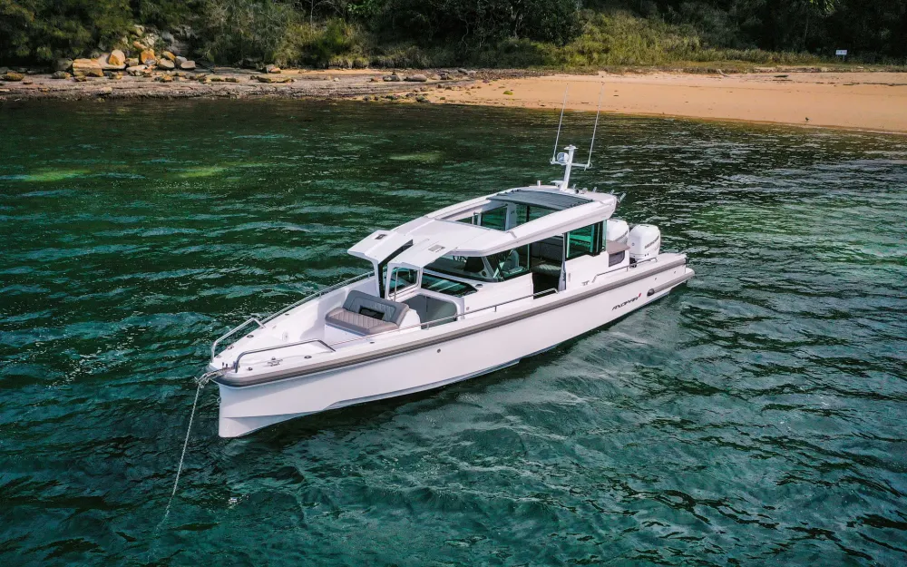 slider 1 Axopar  37 XC Cross Cabin