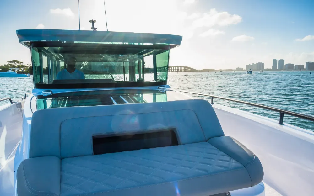 slider 2 Axopar  37 XC Cross Cabin
