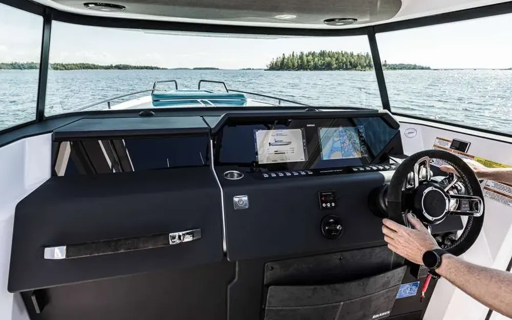 slider 3 Axopar  37 XC Cross Cabin