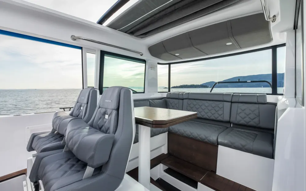 slider 7 Axopar  37 XC Cross Cabin