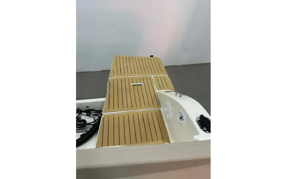 slider 19 Quicksilver Activ 705 open