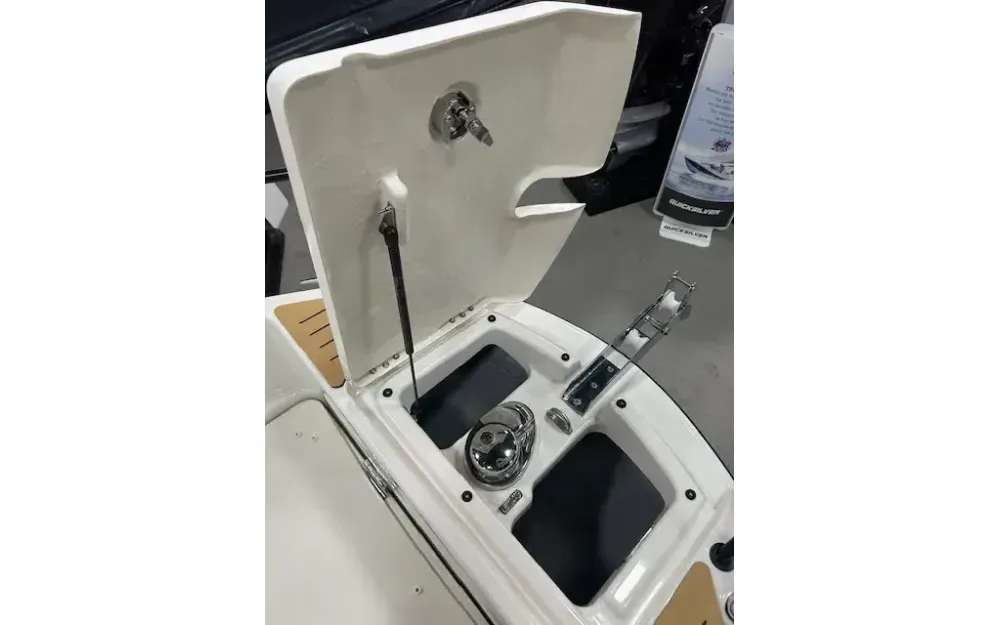 slider 23 Quicksilver Activ 705 open