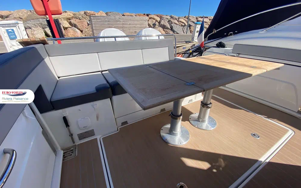 slider 6 Jeanneau Cap Camarat 10.5 WACap Camarat 10.5 Wa Serie 2