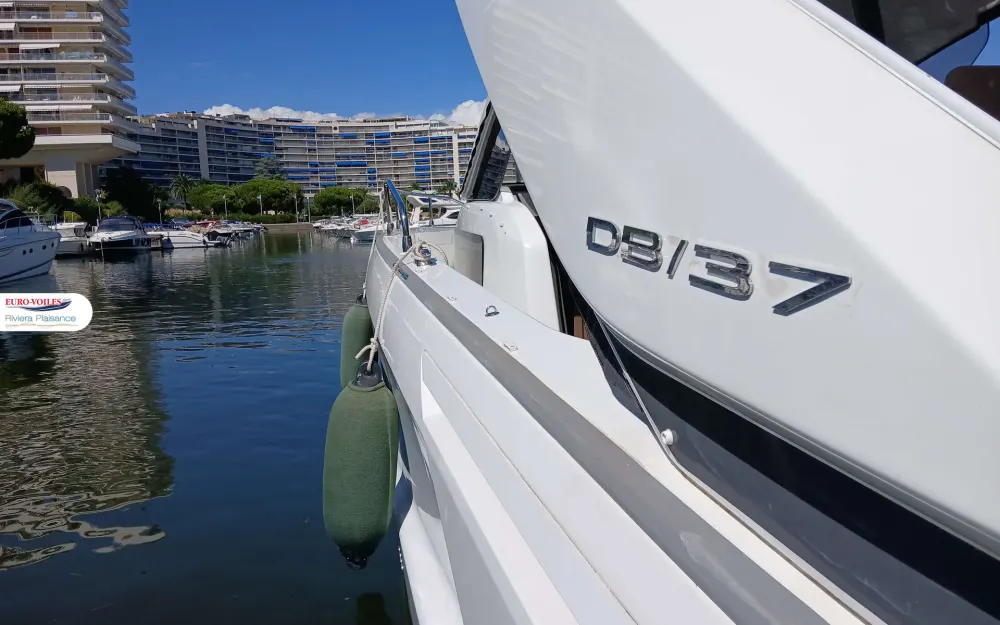 slider 18 Jeanneau DB 37