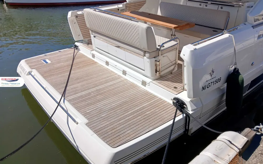 slider 2 Jeanneau DB 37