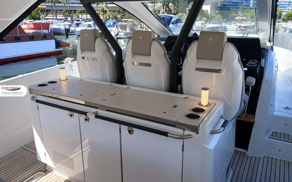 slider 5 Jeanneau DB 37