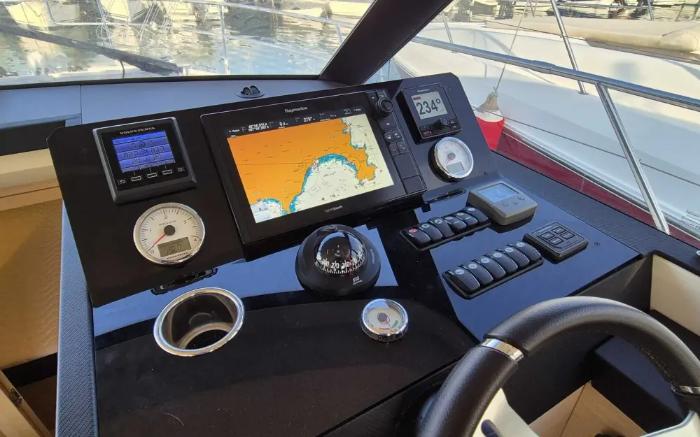 slider 5 Prestige Yachts Prestige 420 S