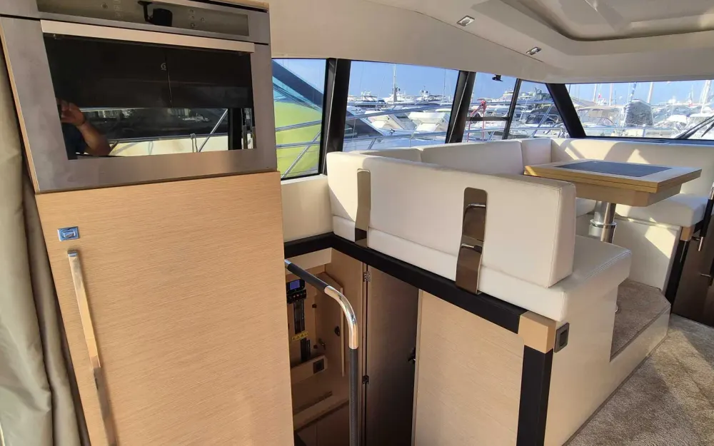 slider 8 Prestige Yachts Prestige 420 S