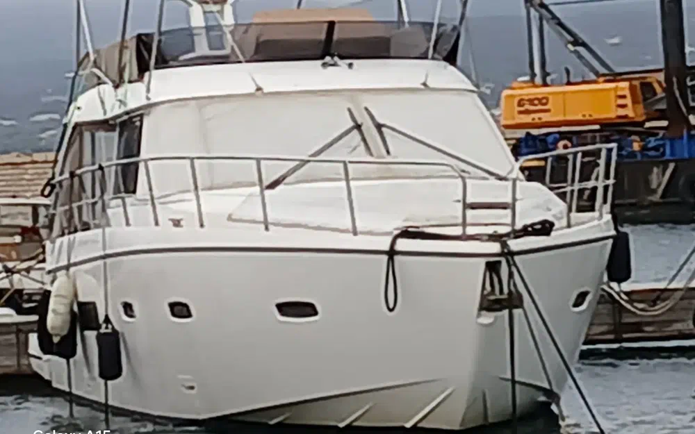 slider 1 Sealine F 450