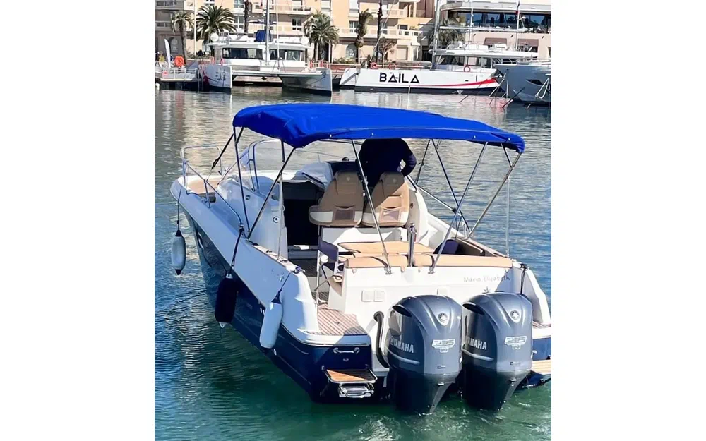 slider 1 Beneteau Cap Camarat 8.5 WA