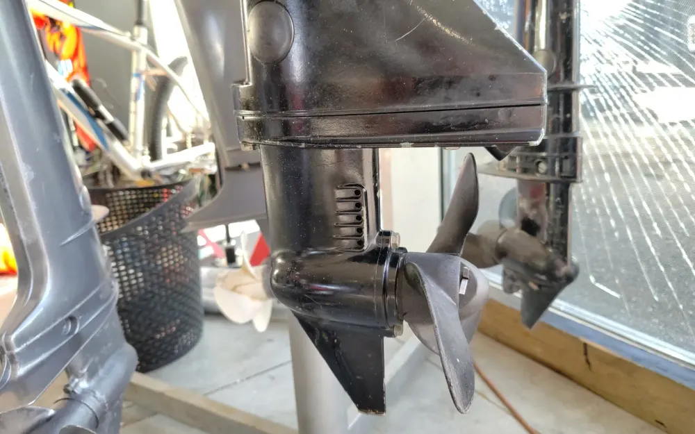 slider 6 Moteur MERCURY 3,3cv arbre court 2006