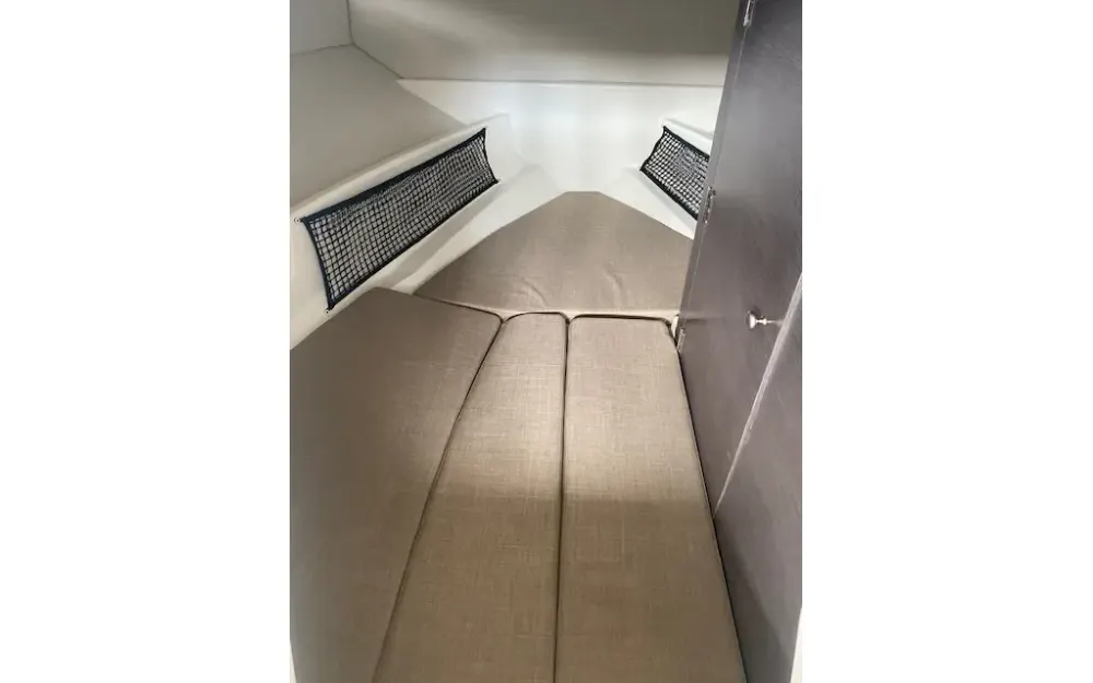 slider 5 Bayliner VR6 Cuddy
