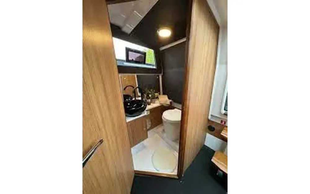 slider 10 Virtue  V10 Cabin