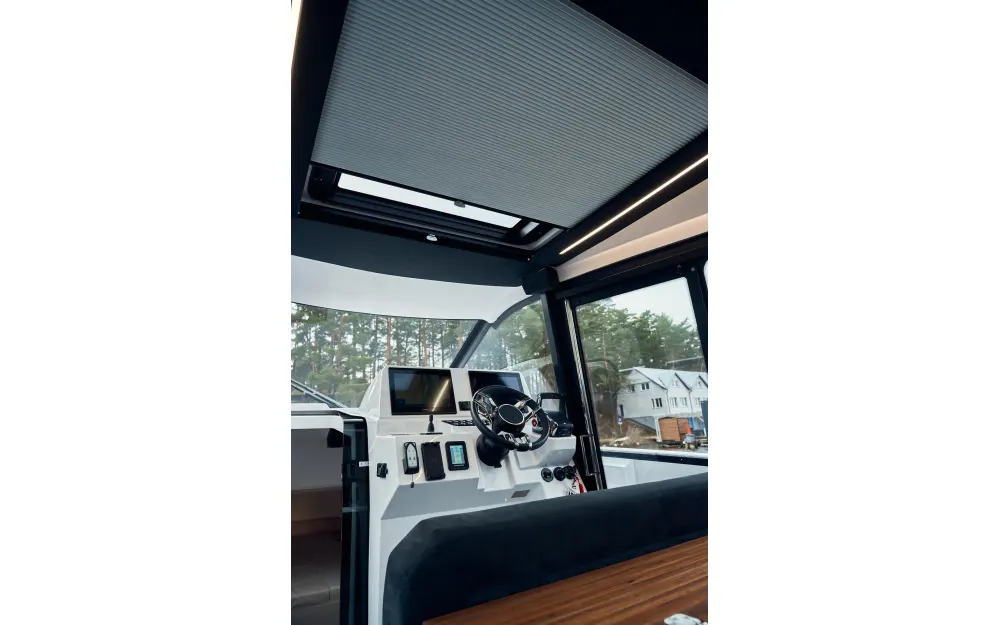 slider 8 Virtue  V10 Cabin