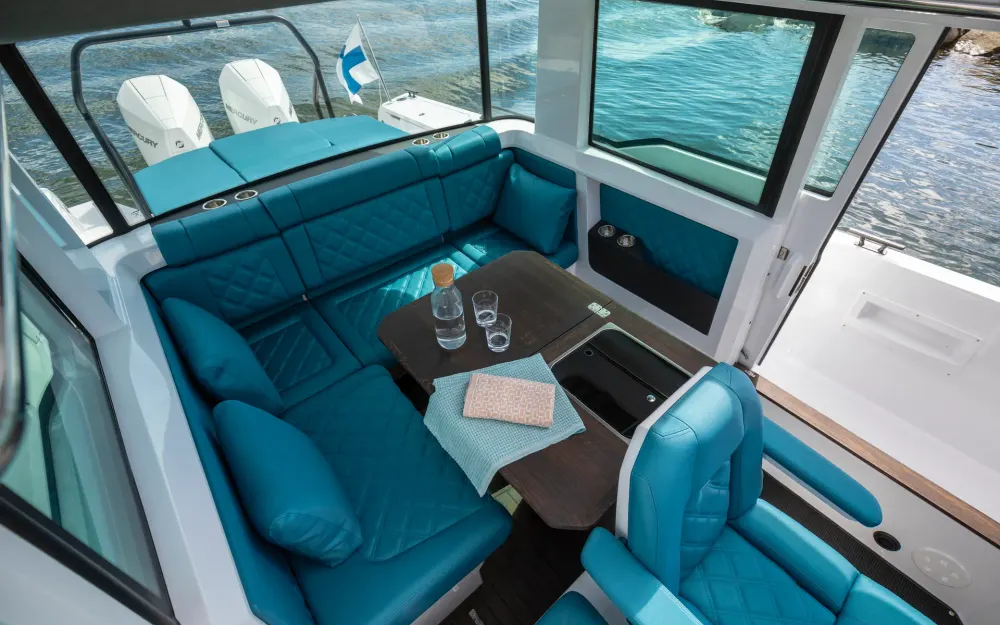 slider 19 Axopar  37 XC Cross Cabin