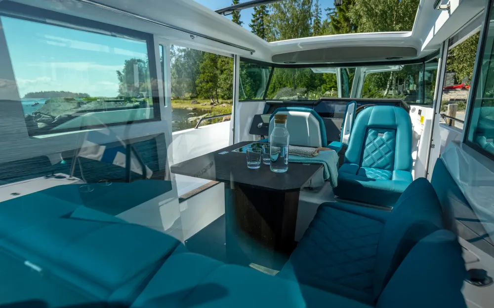 slider 22 Axopar  37 XC Cross Cabin
