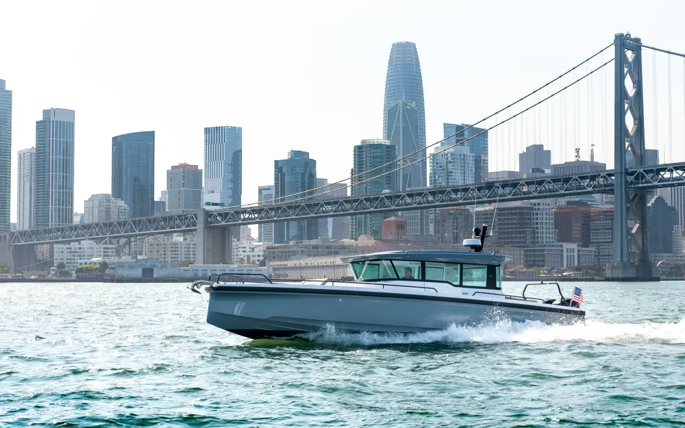 slider 1 Axopar  37 XC Cross Cabin