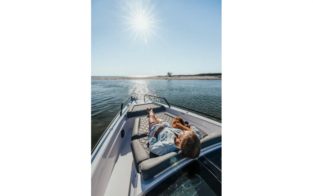 slider 5 Axopar  37 XC Cross Cabin
