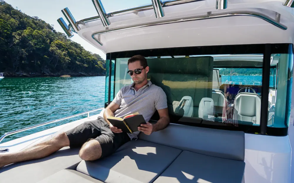 slider 6 Axopar  37 XC Cross Cabin