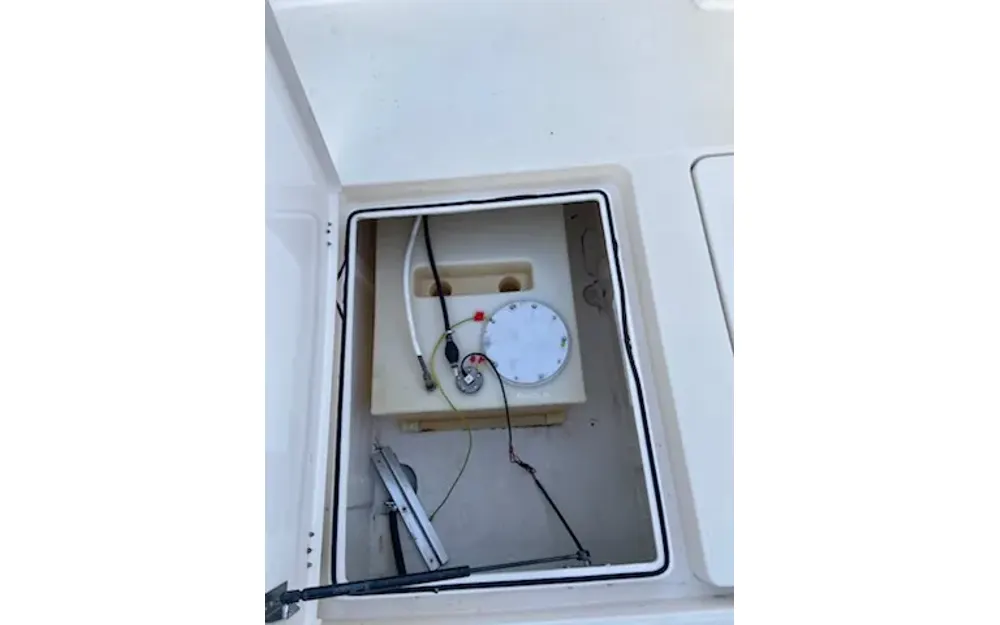 slider 9 Parker  660 Pilothouse
