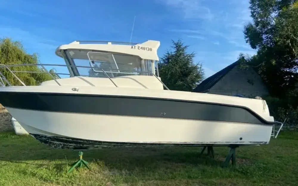 slider 0 Parker  660 Pilothouse