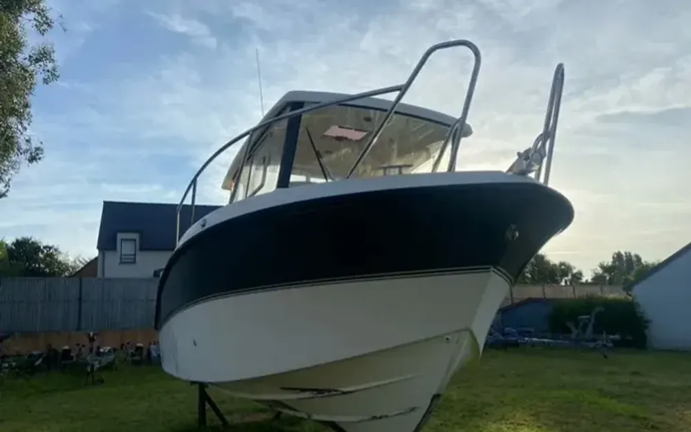 slider 1 Parker  660 Pilothouse