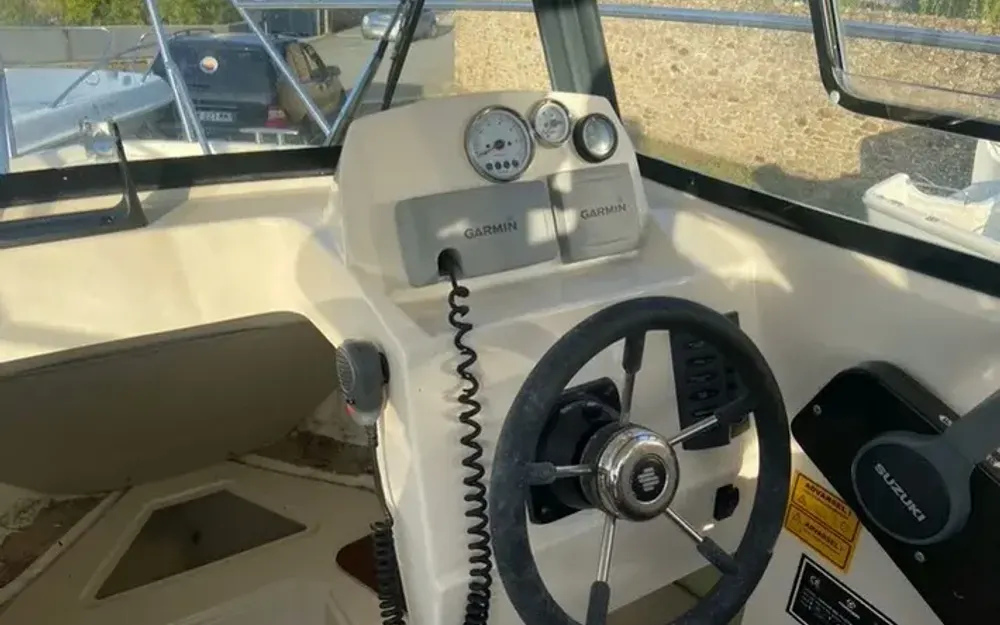 slider 2 Parker  660 Pilothouse