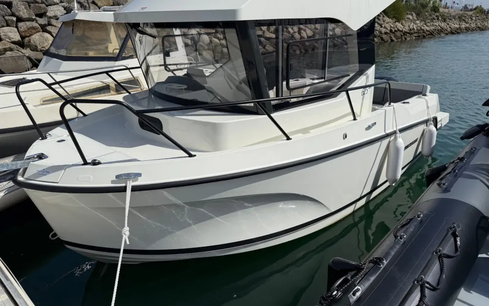 slider 0 Quicksilver Captur 625 Pilothouse