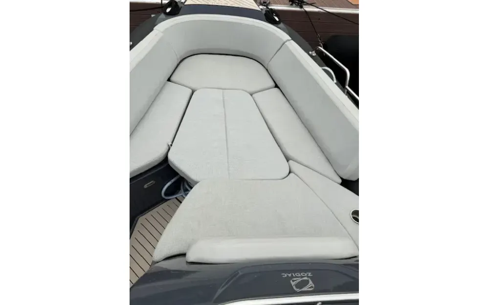 slider 8 Zodiac Medline 9