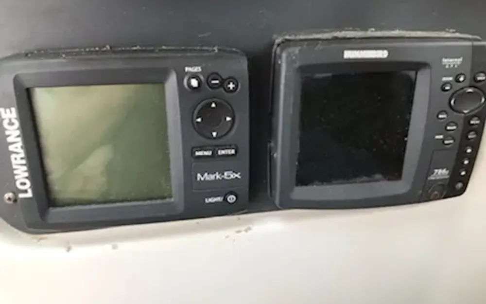 slider 12 Jeanneau Merry Fisher 695
