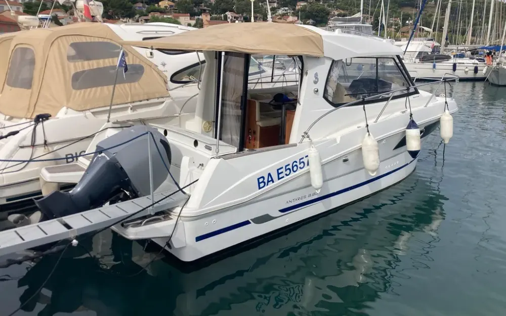 slider 0 Beneteau Antares 880