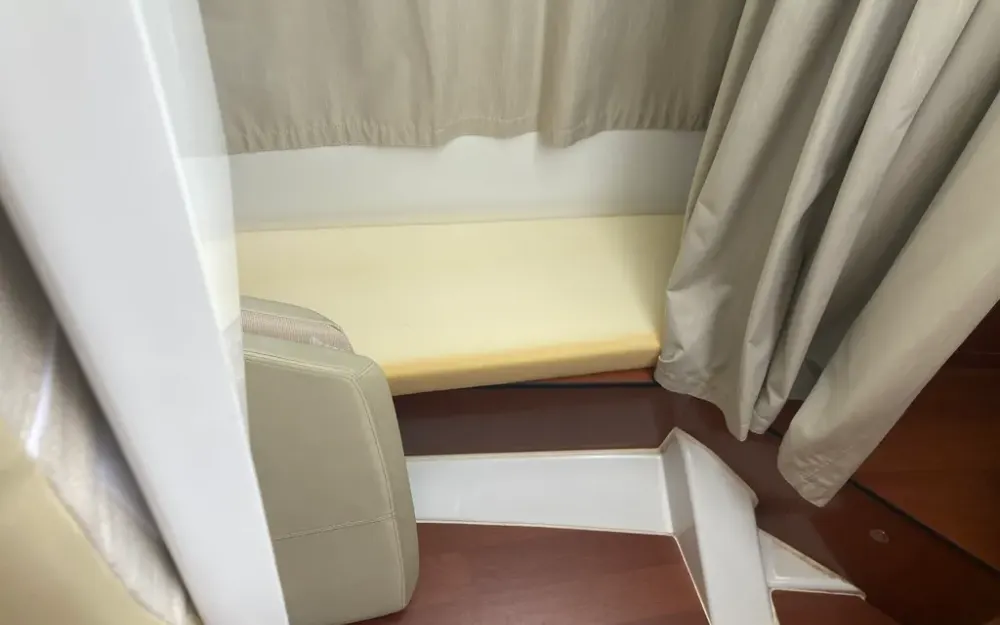 slider 20 Beneteau Antares 880