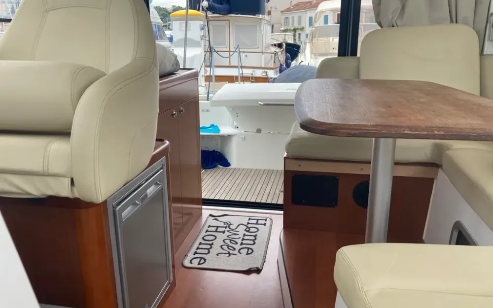 slider 16 Beneteau Antares 880