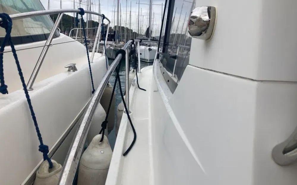 slider 5 Beneteau Antares 880