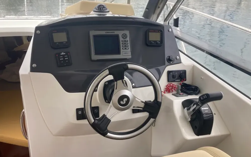 slider 25 Beneteau Antares 880