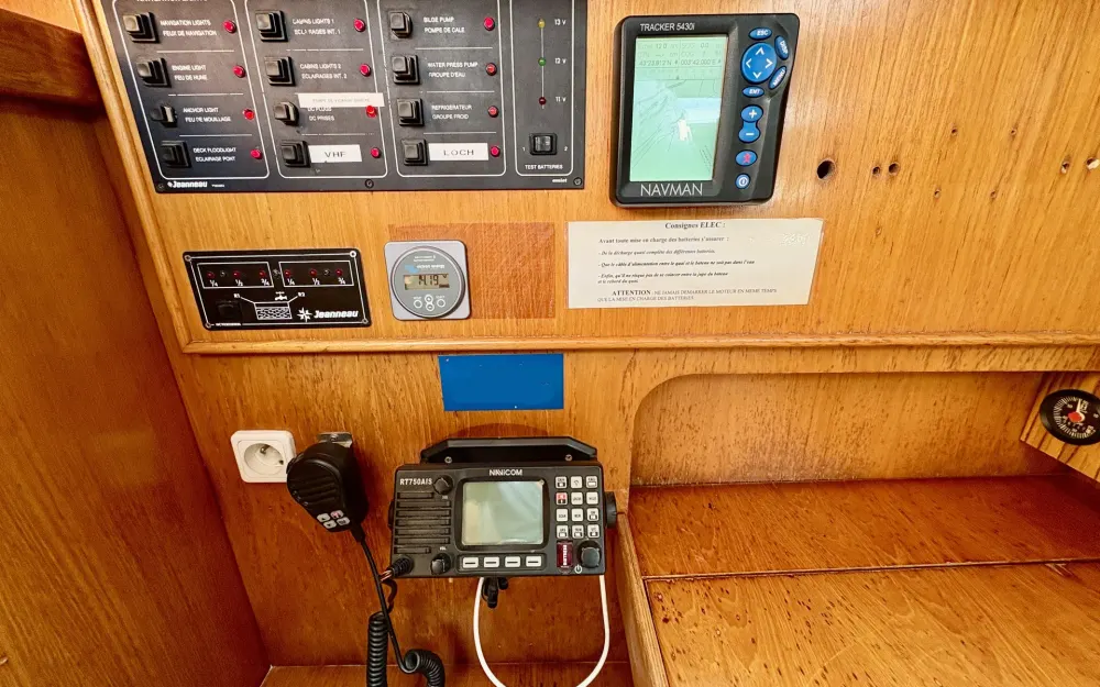 slider 17 Jeanneau Sun Odyssey 33