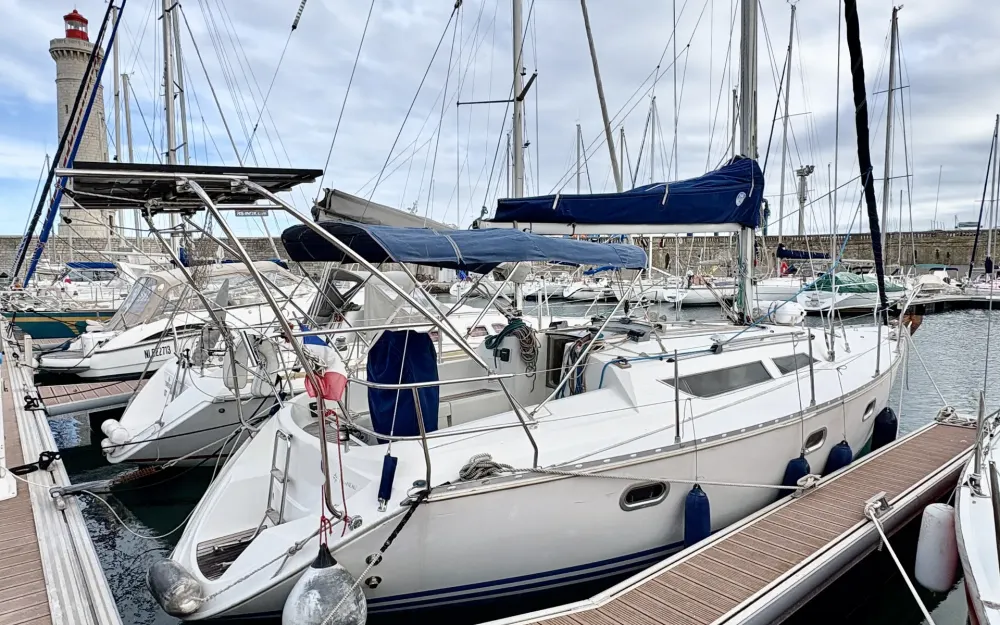 slider 2 Jeanneau Sun Odyssey 33