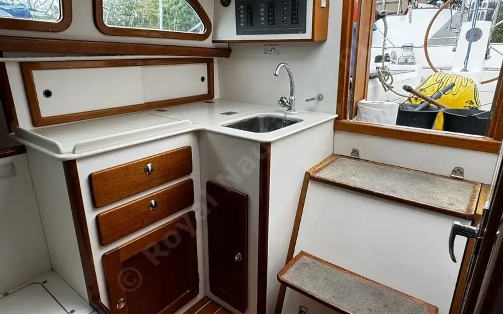 slider 12 Morris Yachts Morris 36