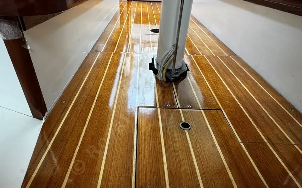 slider 17 Morris Yachts Morris 36