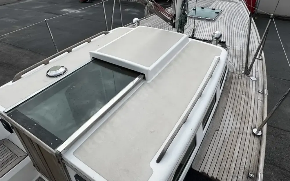 slider 5 Morris Yachts Morris 36