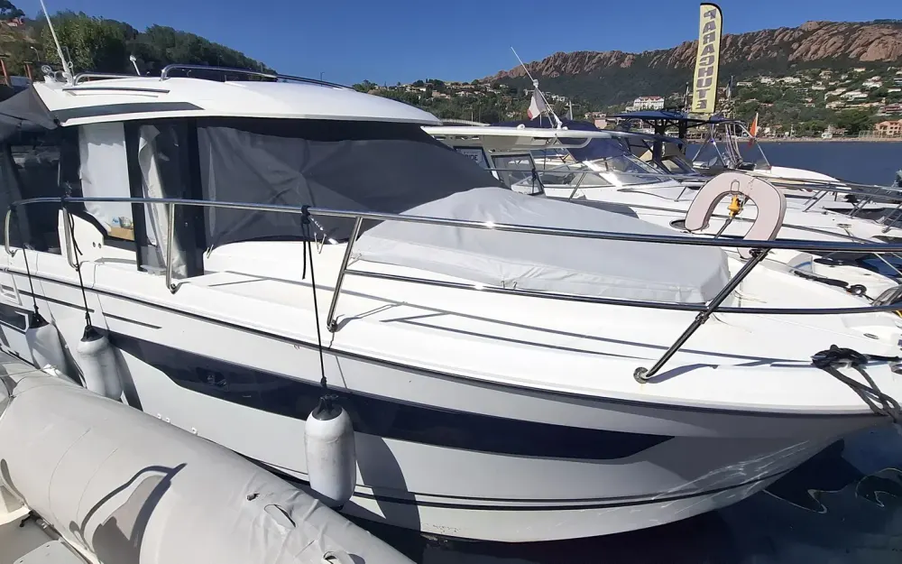 slider 0 Jeanneau Merry Fisher 895