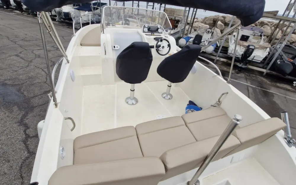 slider 13 Quicksilver  675Sundeck
