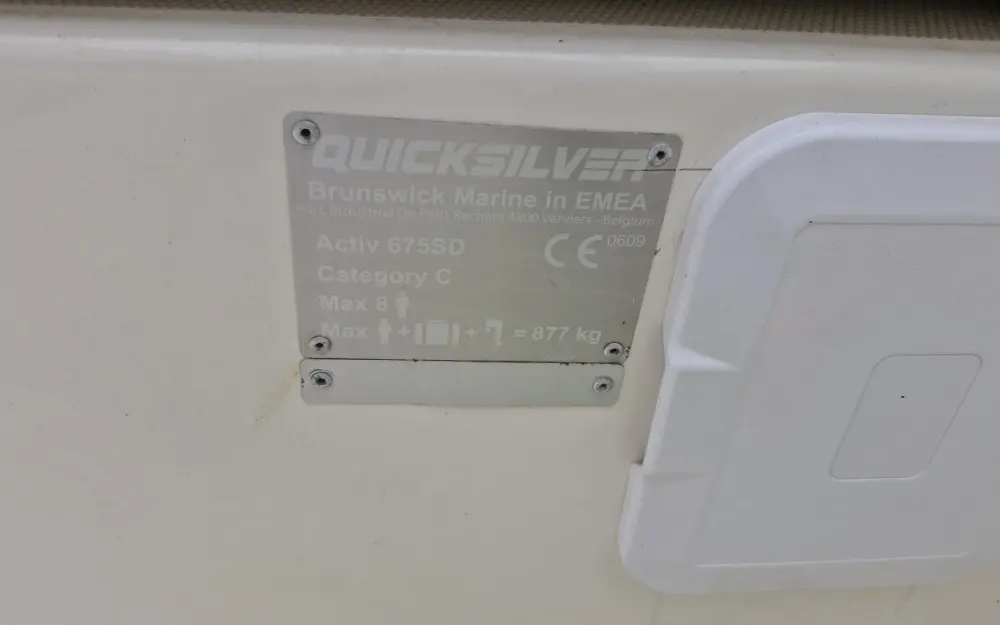 slider 14 Quicksilver  675Sundeck