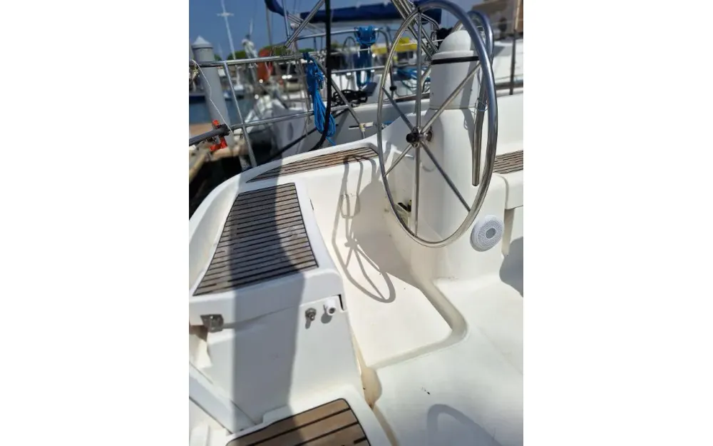 slider 12 Jeanneau Sun Odyssey 40